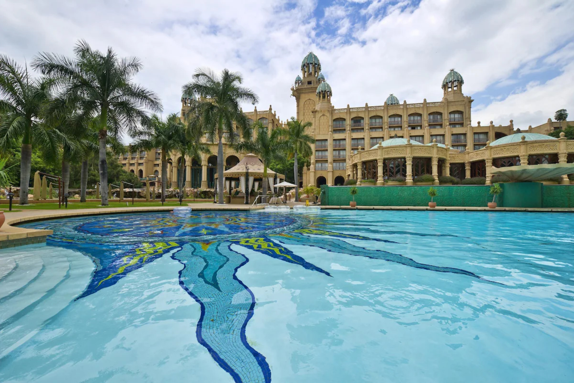 賭徒須知！全球7大超猛賭場：澳門新葡京、德國巴登、拉斯維加斯貝拉吉歐...一擲千金的超豪華午夜文化