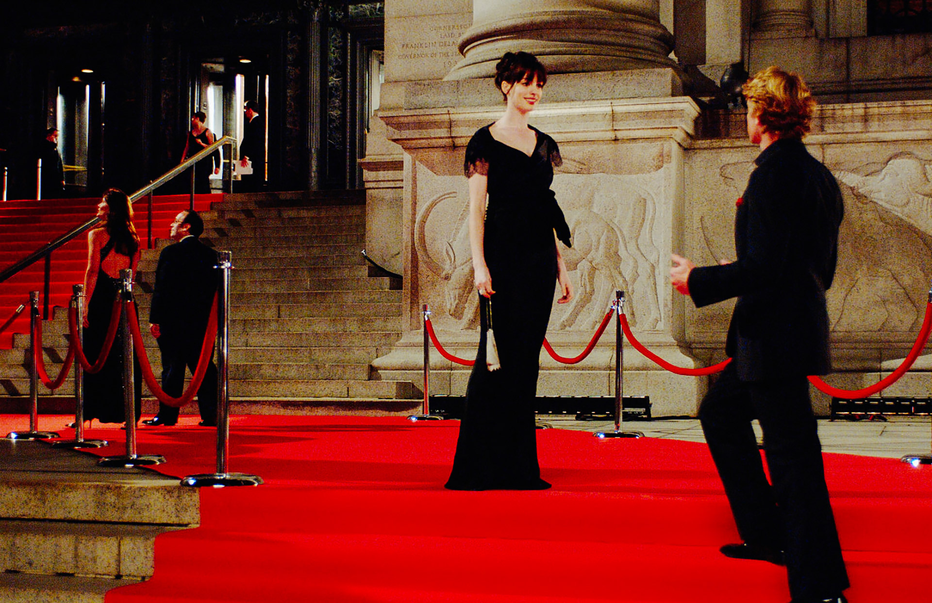 Дьявол носит. The Devil Wears Prada, 2006 Энн. The Devil Wears Prada фильм. The Devil Wears Prada 2006 кадры из фильма. Дьявол носит Prada фильм 2006 Энн Хэтэуэй.