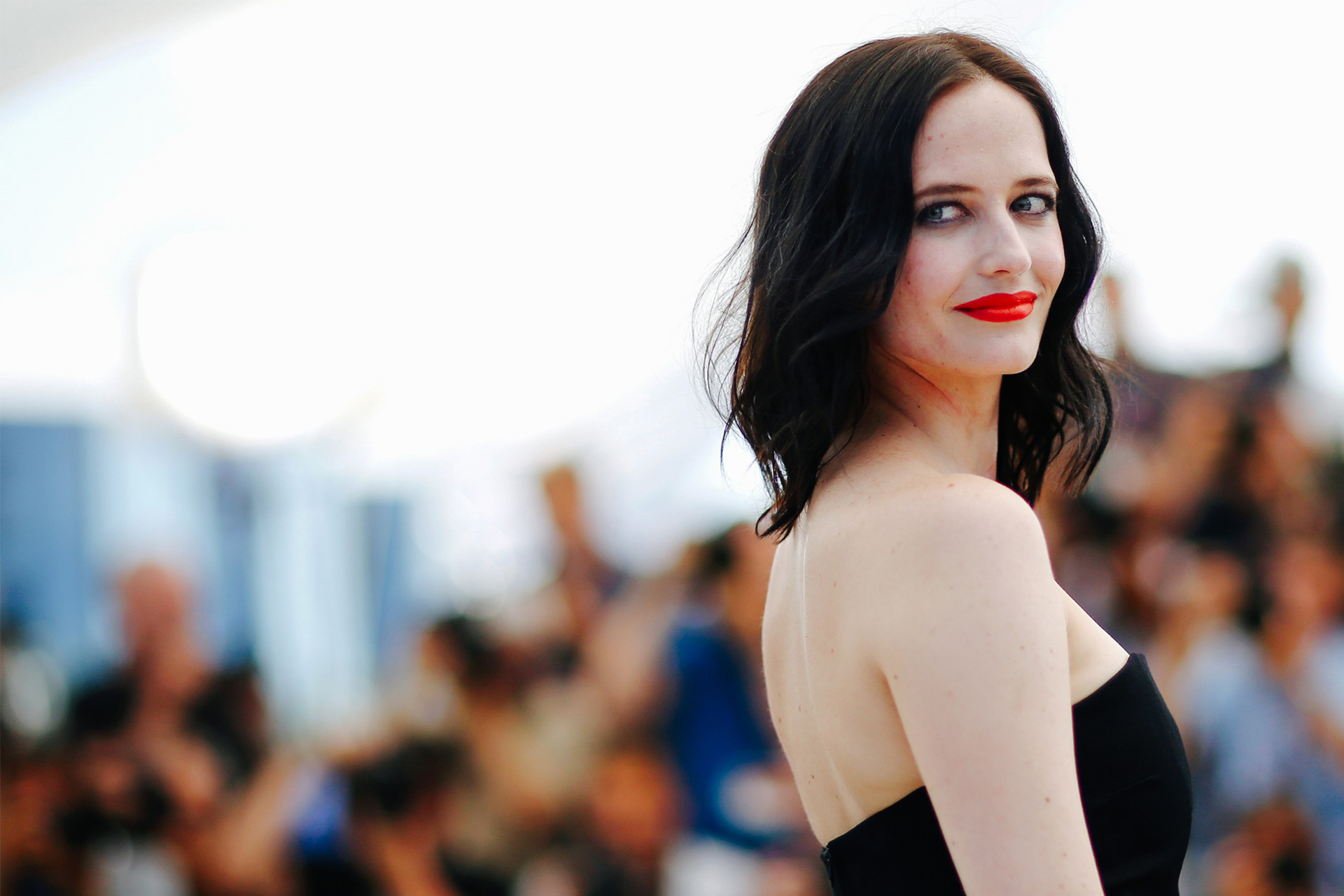 《怪奇孤兒院》、《黑影家族》、《007首部曲：皇家夜總會》Eva Green 伊娃格蓮-最害羞性感的巨蟹女
